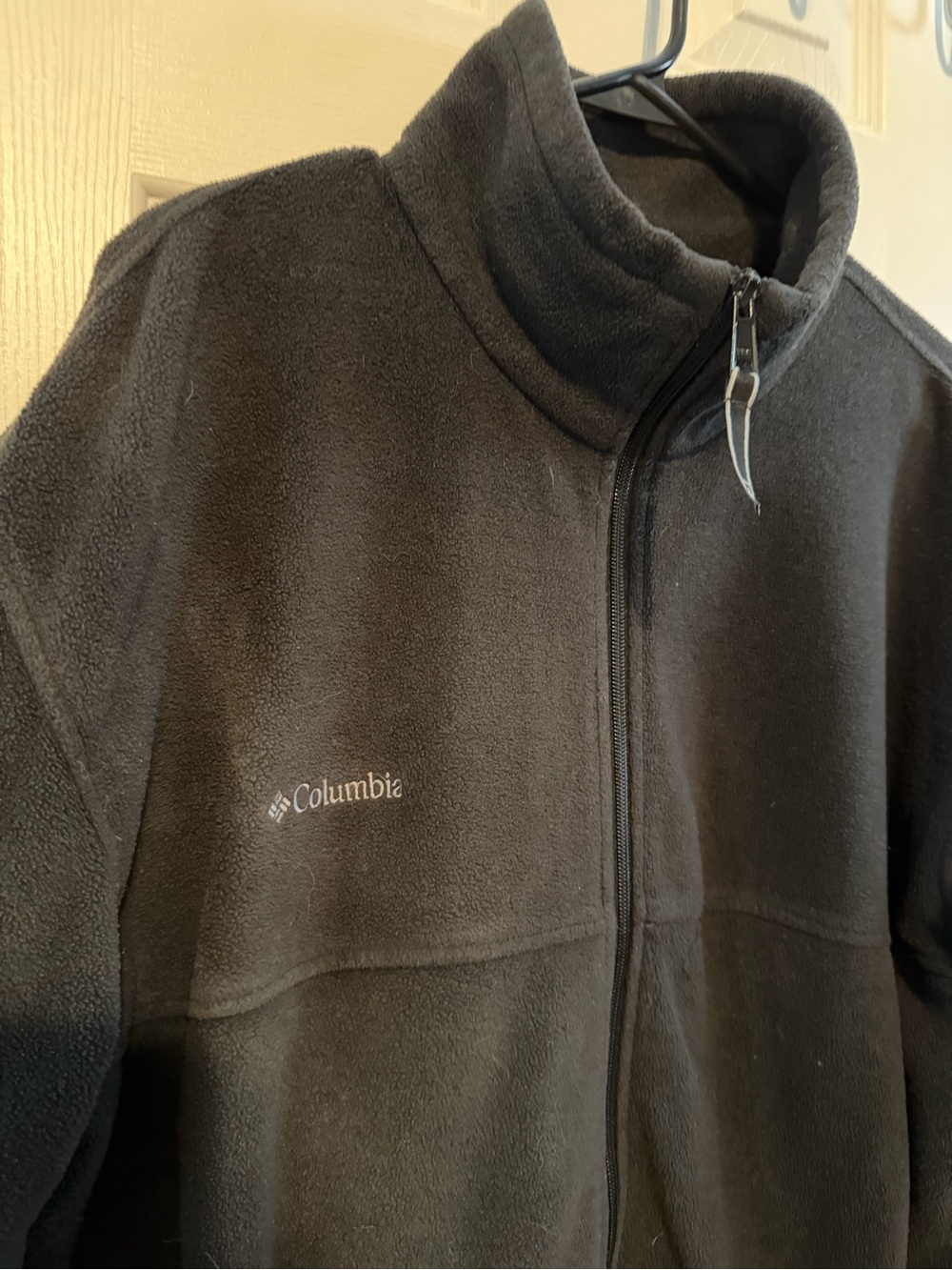 Columbia Men's Black Lightweight Fleece Jacket - Picture 3 of 6